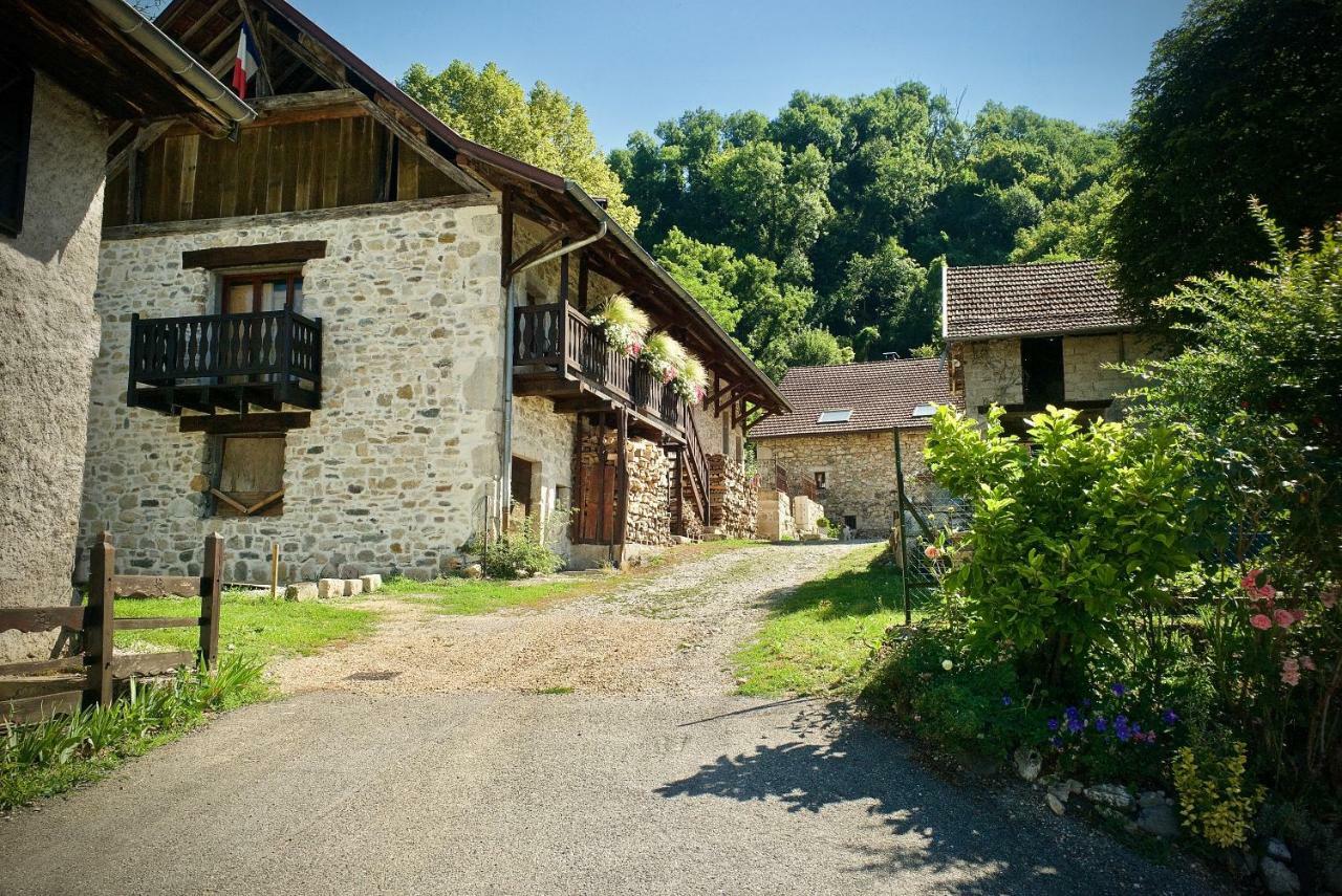 Chambres D'Hotes Des Lodges De La Cascade Yenne Dış mekan fotoğraf